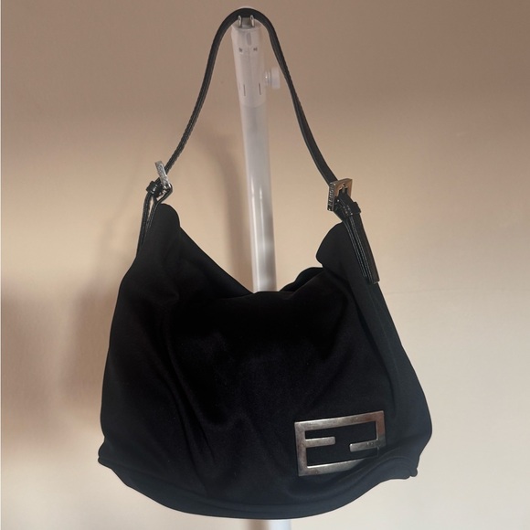 Fendi Black Shoulder Bag with COA & Dustbag - Picture 1 of 16